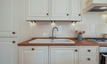 Street & Sea Vistas 6