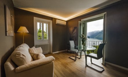 Romance in Lake Orta