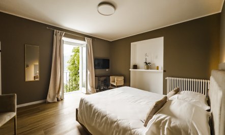 Romance in Lake Orta 0