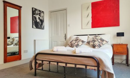 Camden Art House 6