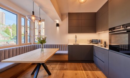 Summit View Lounge & Alcove Apartment 3 5