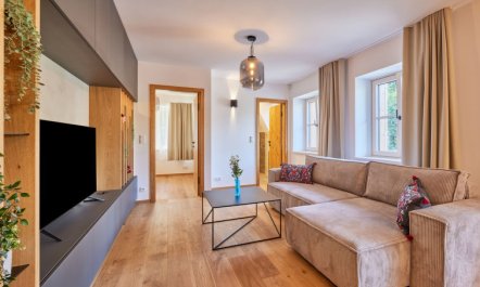 Summit View Lounge & Alcove Apartment 3