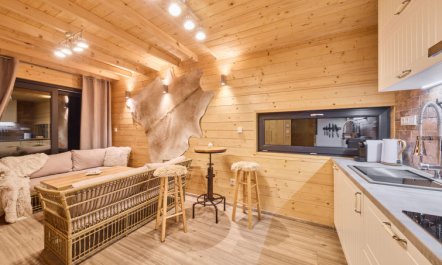 Luxe Timber Lodge & Yoga Loft 7