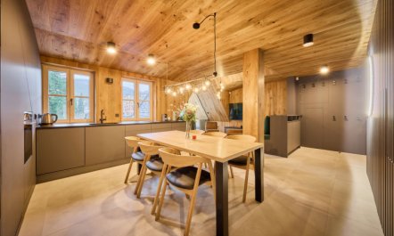 Rooftop Vista Maisonette & Relaxing Bath Apartment 7