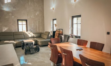 Party & Friends Villa 4