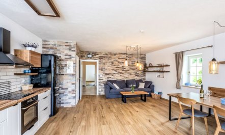 Slunečná Apartment 8 6