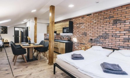 Historic Centre Apartment 2 3