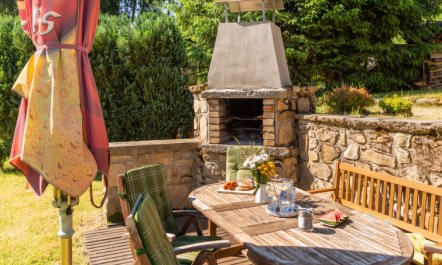 Bila Retreat with Pool 1