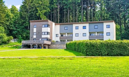 Lakeview Luxury Lodge & Garden 5