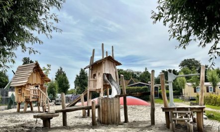 Wiringherlant Holiday Home 6 4