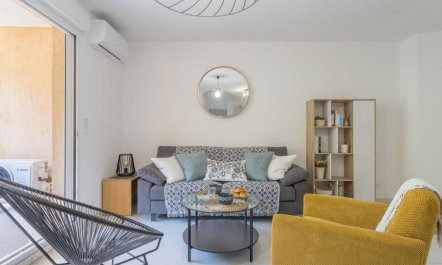 151 Bay Street Apartment 2 4