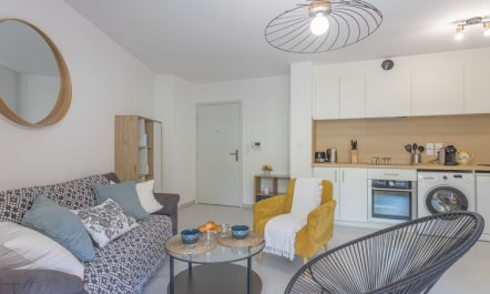 151 Bay Street Apartment 2 5