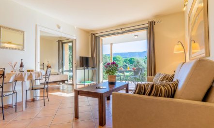 Provence Country Club Apartment 8 2