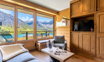 Les Cimes (Le Lac) 1