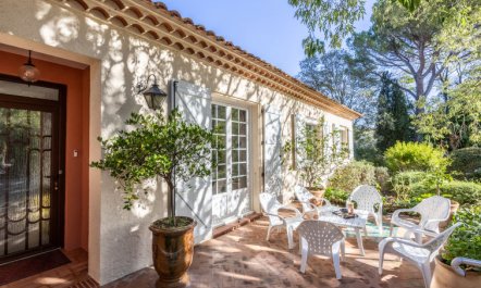 Le Clos Saint Emilie (Tennis & piscine) 1